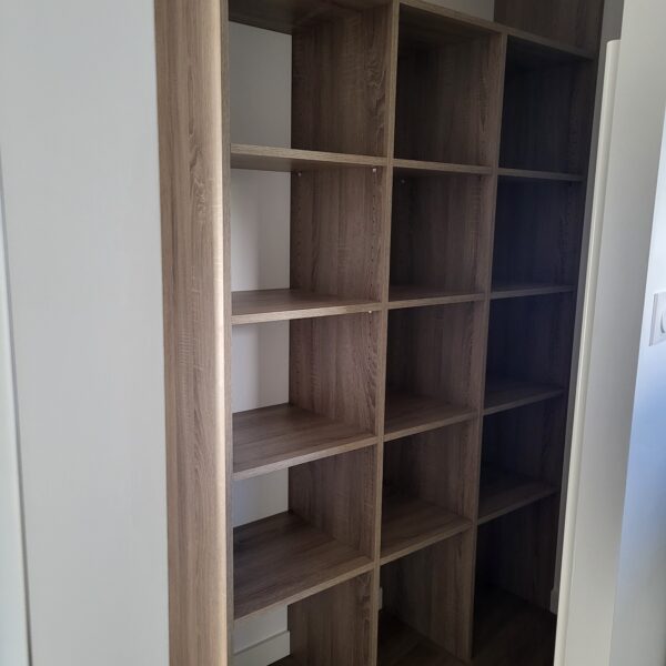 Fabrication d'un dresisng sur mesure pour une suite parentale.